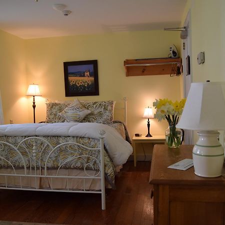 The New Hampshire Mountain Inn Wilmot Exteriör bild