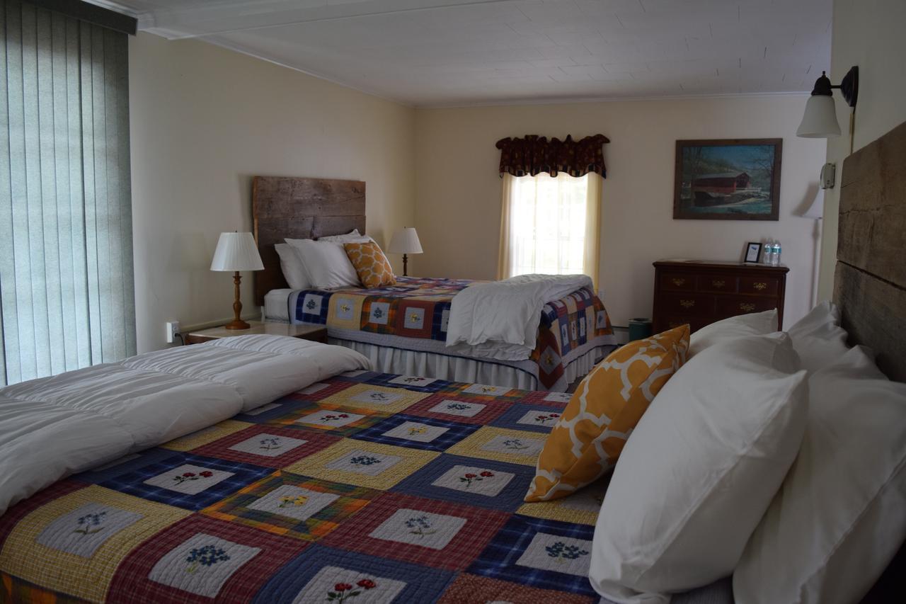The New Hampshire Mountain Inn Wilmot Rum bild