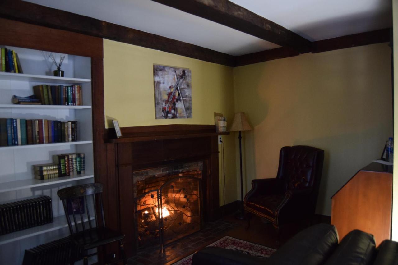 The New Hampshire Mountain Inn Wilmot Exteriör bild